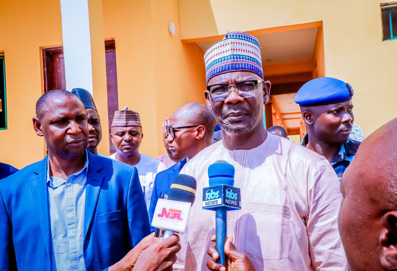 Nasarawa State Governor, His Excellency, Engr. Abdullahi A. Sule was at the College of Education Akwanga where he inspected the recently installed 10kilometer broadband fibre optic internet network by NCC.
