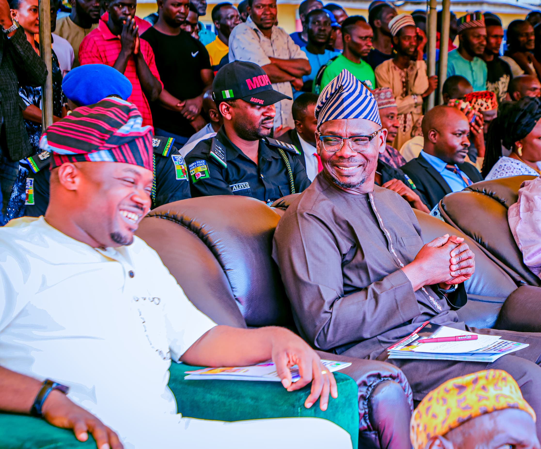 Governor Sule flagged off the distribution of the fertilizer and made symbolic presentation to some beneficiaries.