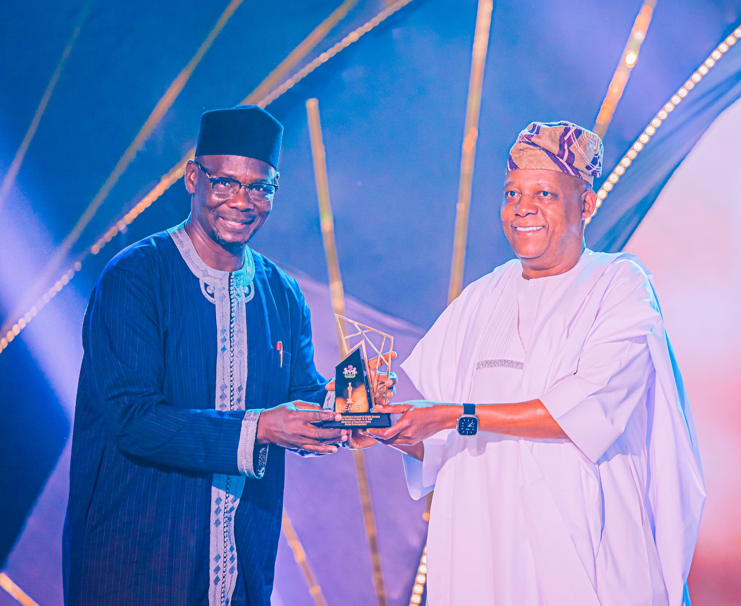 Chairman North Central Forum and Nasarawa State Governor, His Excellency, Engr. Abdullahi A. Sule has clinched the  Nigeria Excellence Awards in Public Service, NEAPS for 2023.   Gov. Sule was honoured in the area of Rural Development. He is one of the 42 awardees at this years’ award. In the 2022 edition. Engr. Abdullahi Sule was honoured for Agricultural Development.   Vice President, Sen. Kashim Shettima (GCON) presented the award  at the Banquet Hall, State House, Abuja Saturday, 6th July, 2024